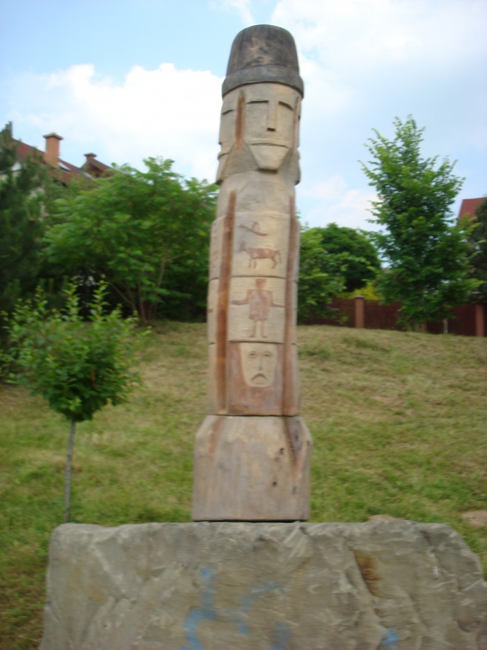 Rzeźba Światowida wyk. Janusz Macała-Wrześniowski